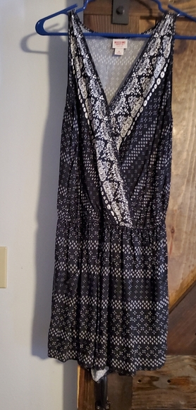 Romper - Picture 1 of 3